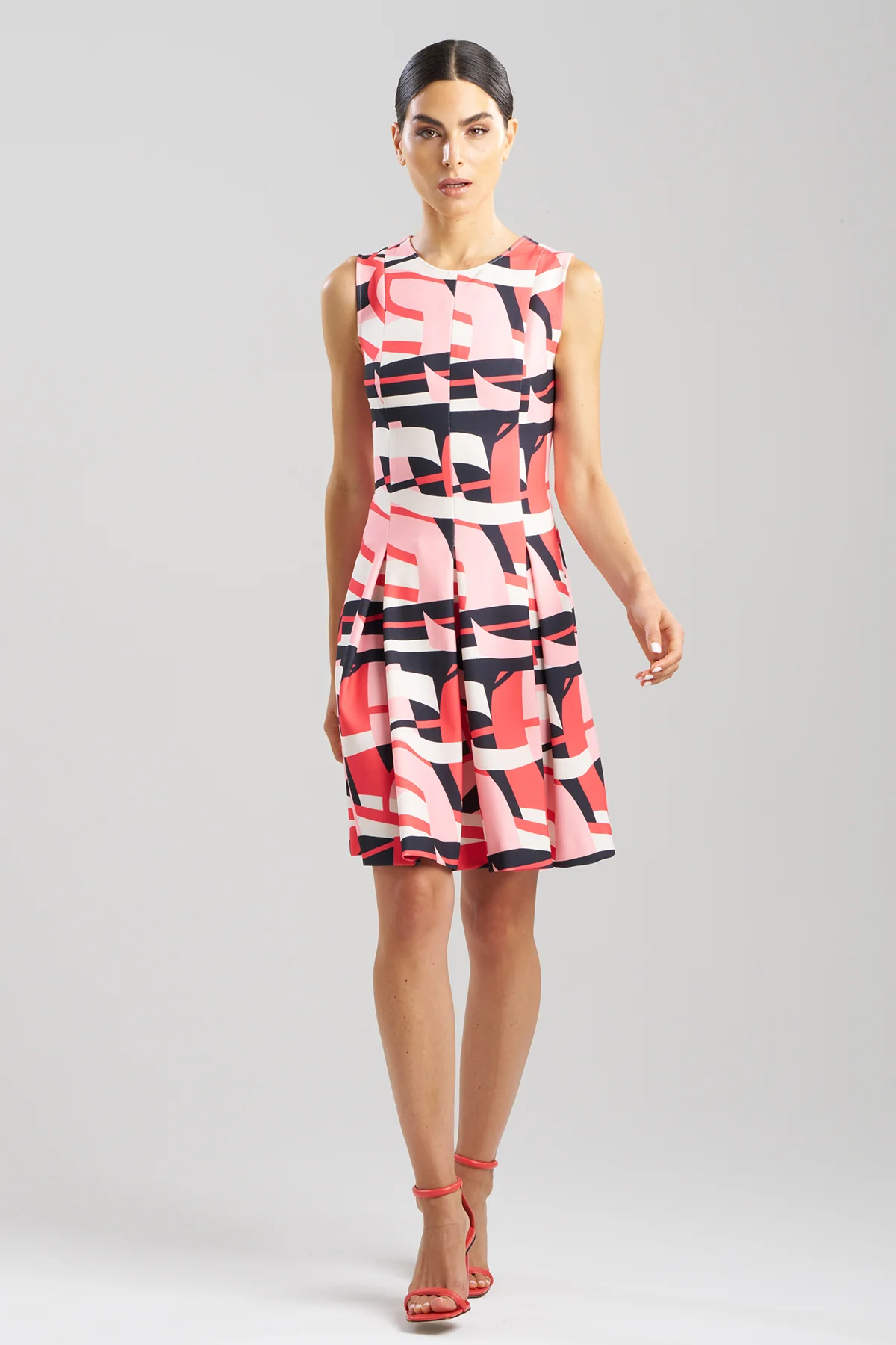 Abstract Lines Sleeveless Pleated Dress