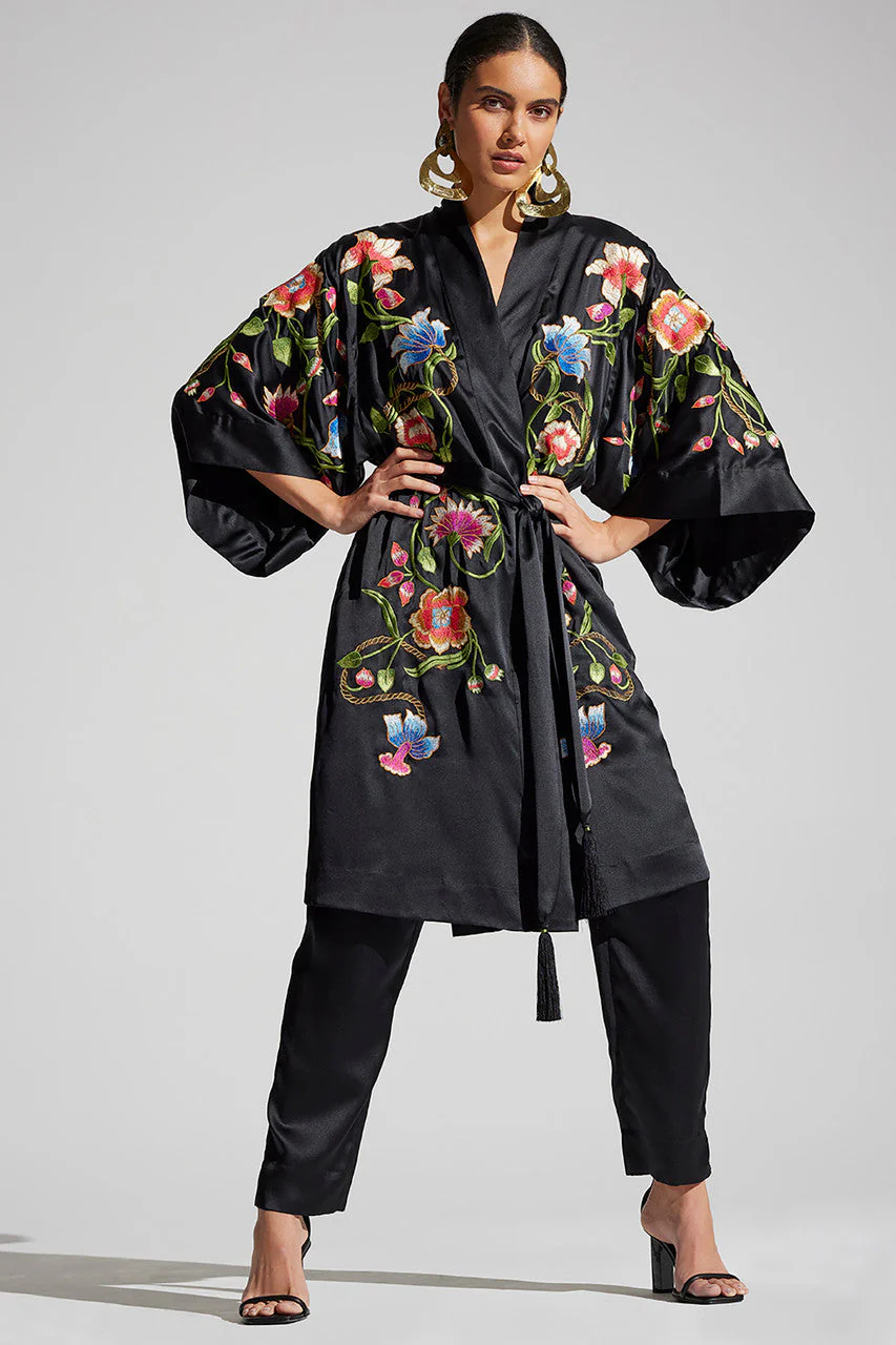 Couture Kamakura Embroidery Wrap - Image 3