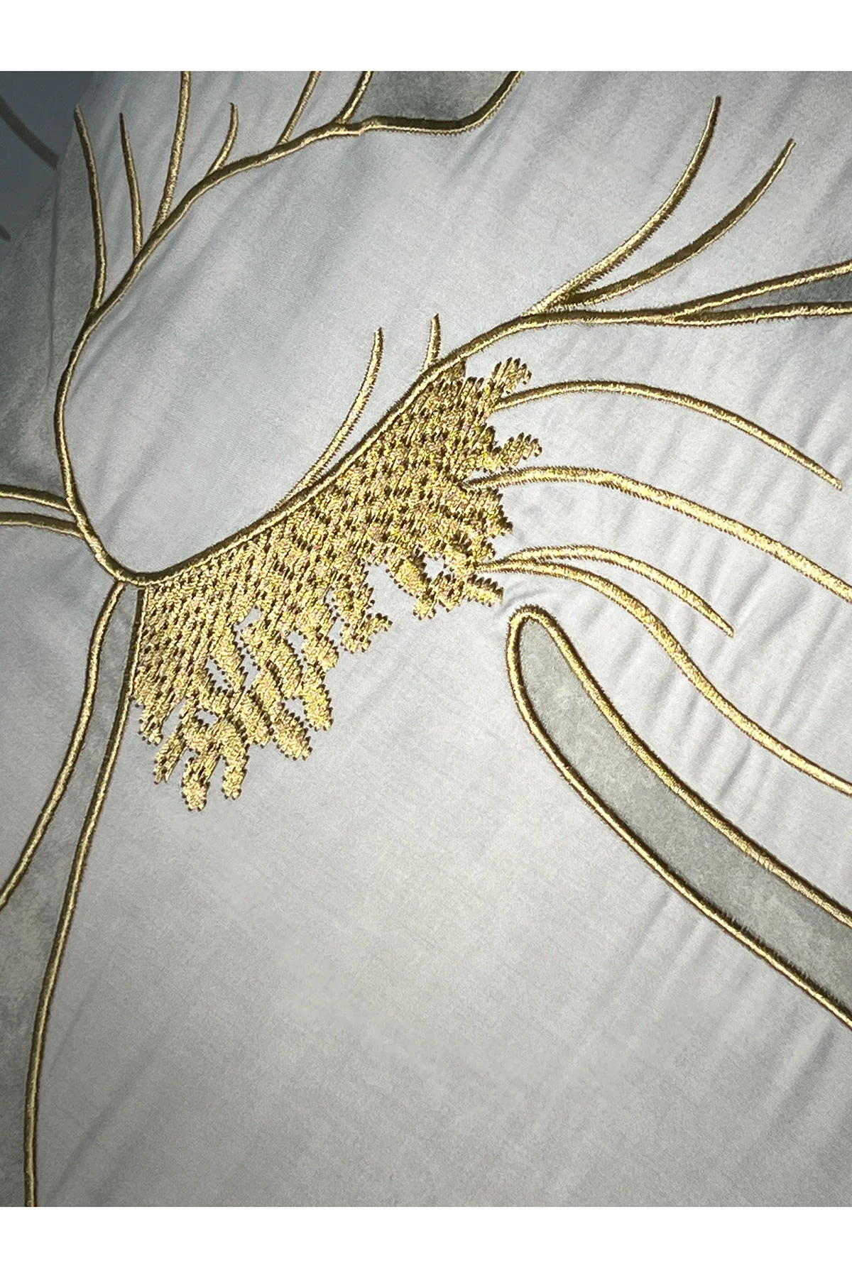 Dreamscape Embroidered 4 Piece Comforter Mini Set - Image 4