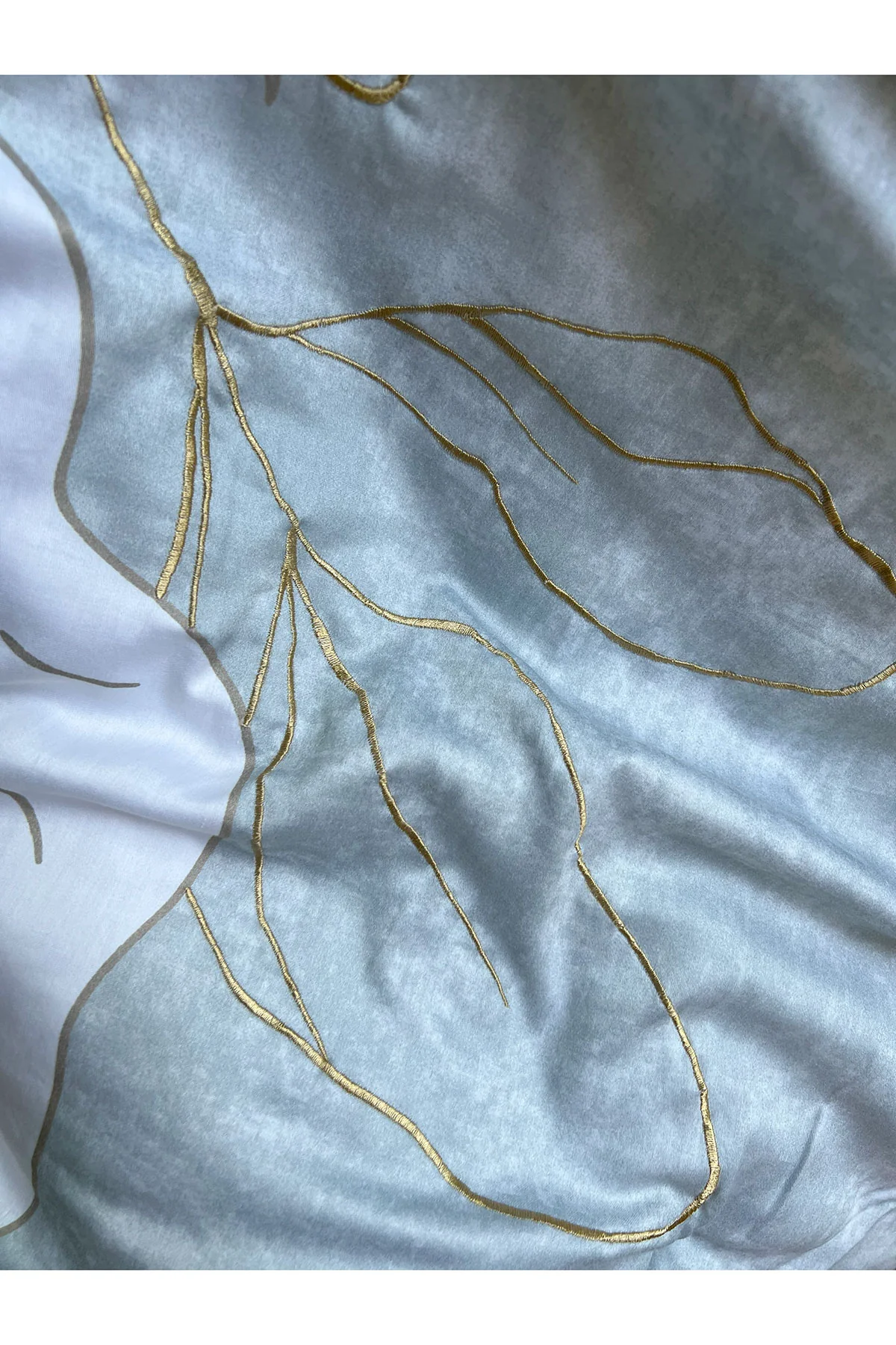 Dreamscape Embroidered 4 Piece Comforter Mini Set - Image 5