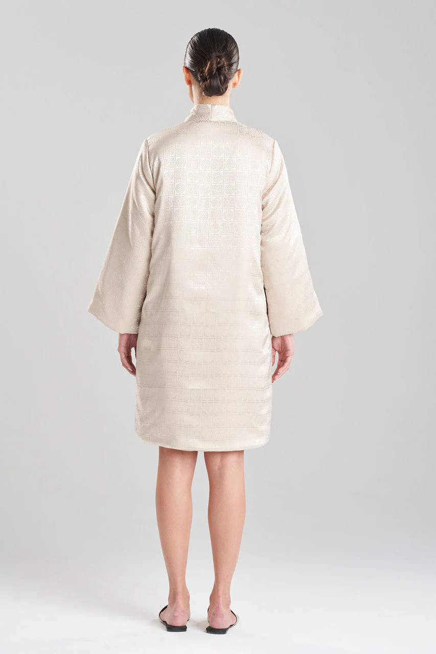 Infinity Jacquard Short Puffer Robe - Image 2