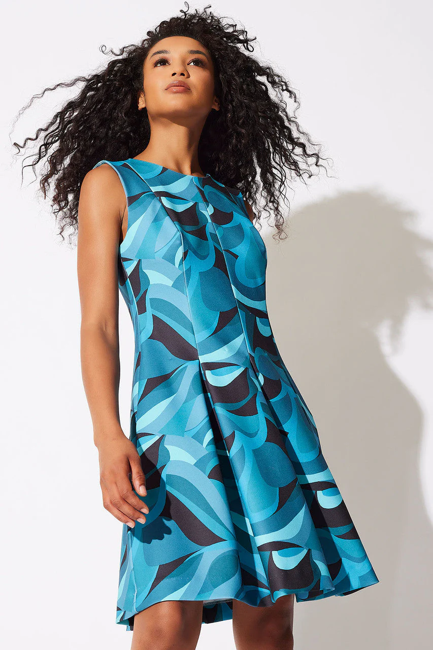 Scroll Knit Crepe Pleated Dress - Image 5