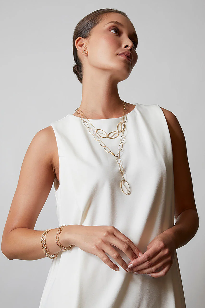 Shangri-La Elliptical Yin-Yang 14K Gold and Diamond Link Bracelet - Image 4