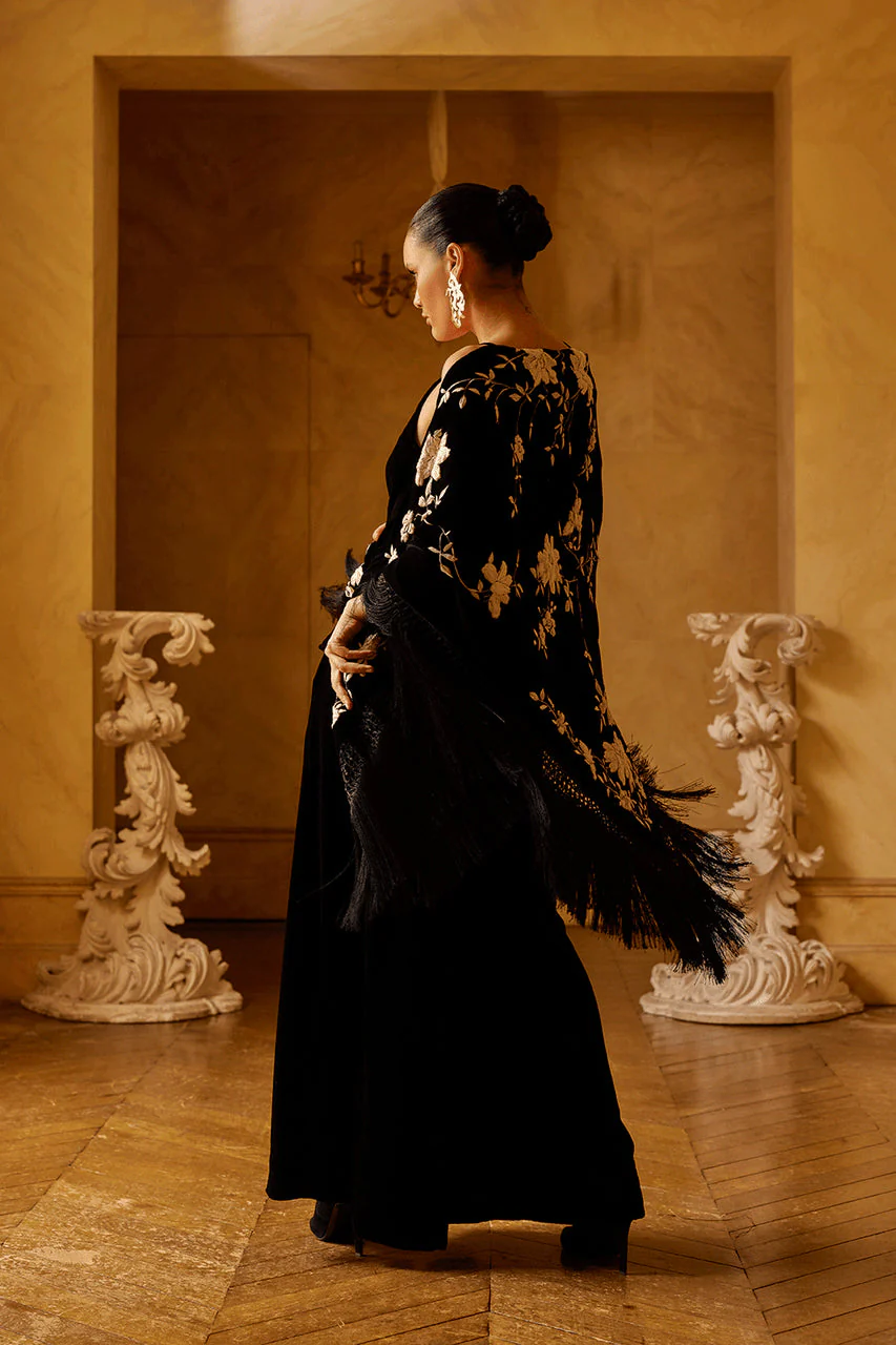 Velvet Silk Embroidered Shawl - Image 4