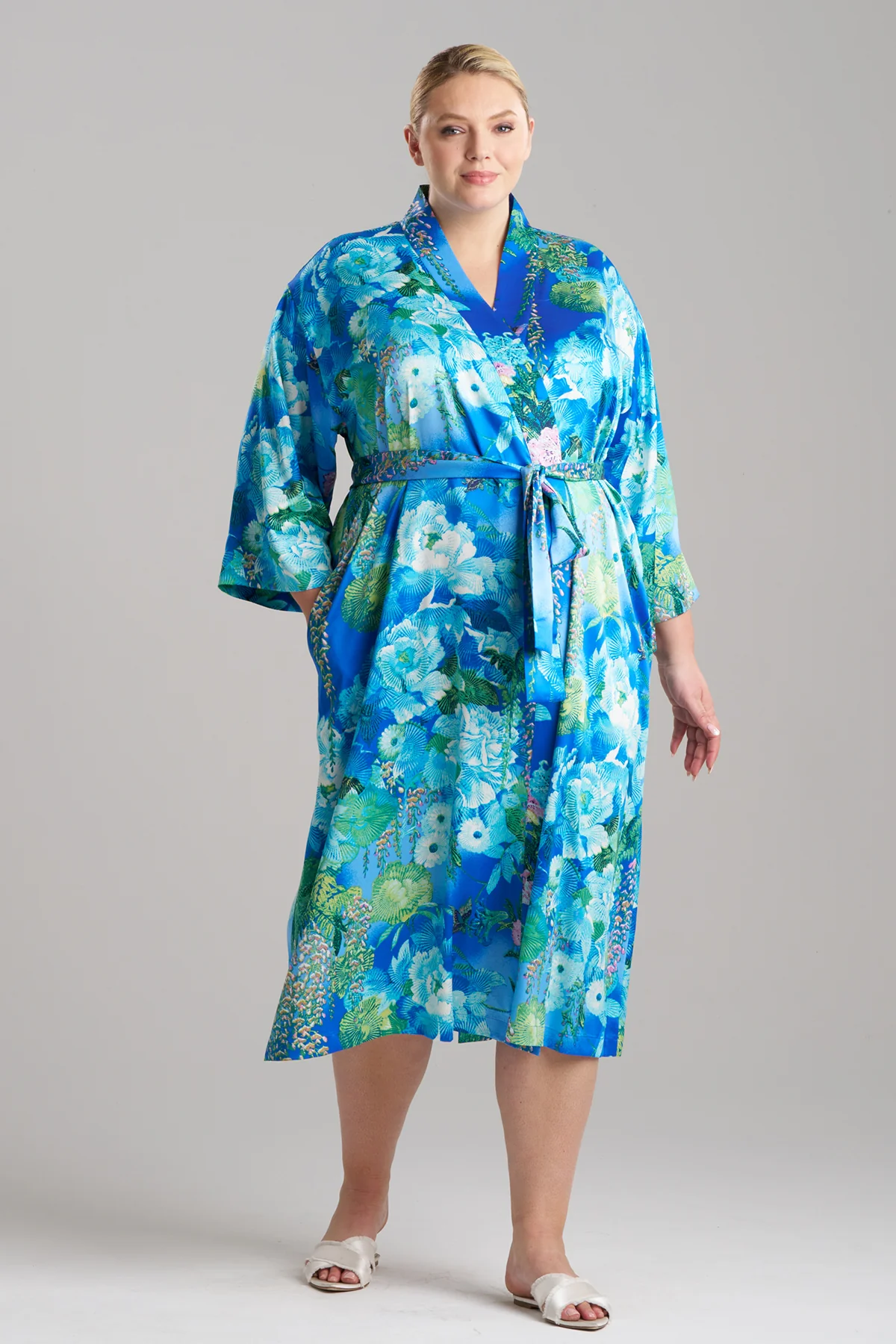 Wisteria Garden Robe - Image 3