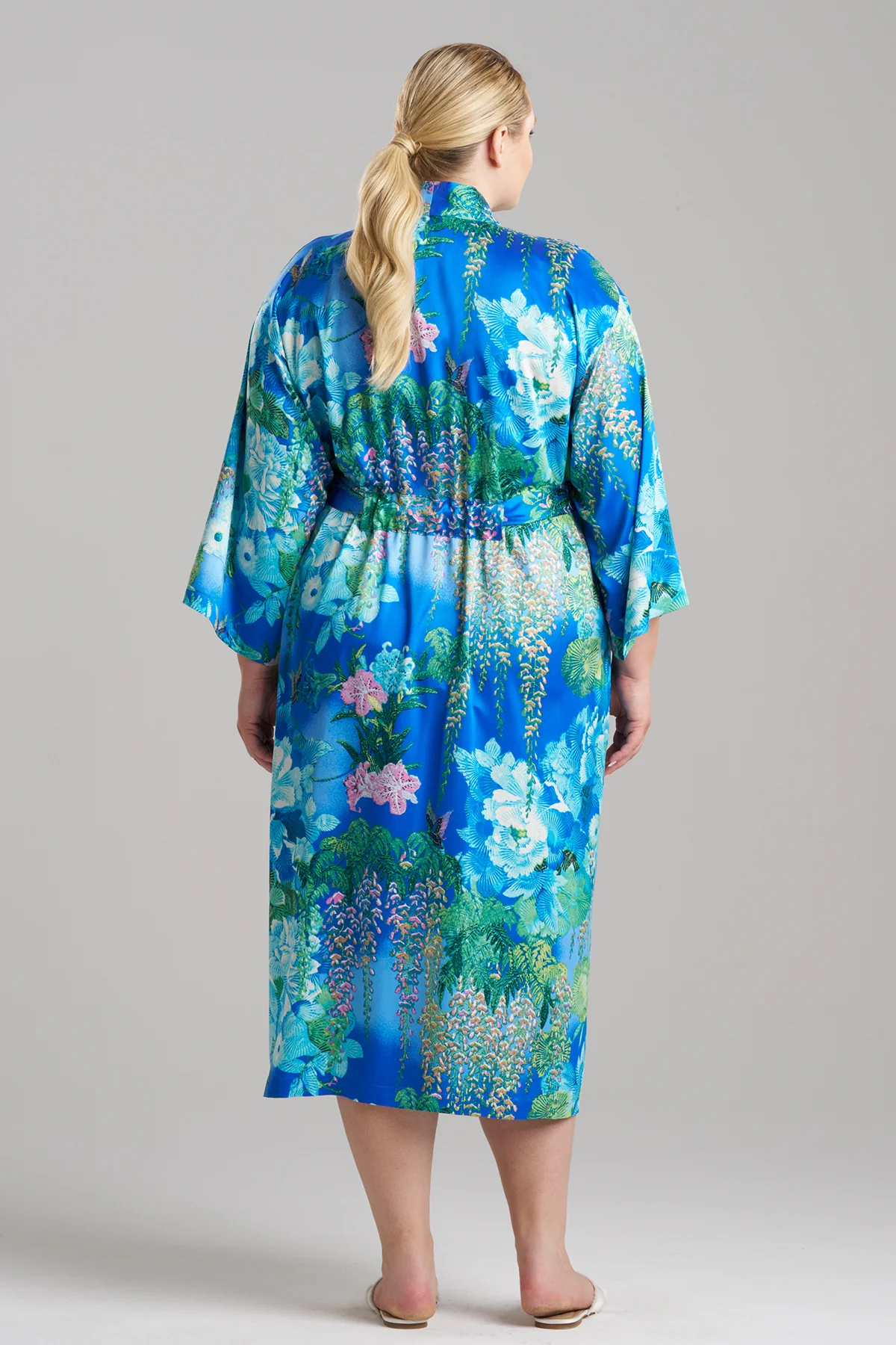 Wisteria Garden Robe - Image 4